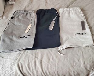 Essential S22 Shorts Size Large
