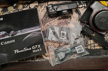 Canon PowerShot G7X Mark II Camera