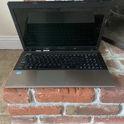 Asus Hyperthreaded 3rd Gen i7 with 256 GB SSD and NEW BATTERY