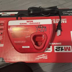 Milwaukee M12 Charger