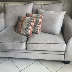 Comfortable Sofa Set 