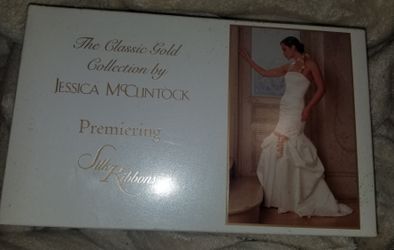 Jessica Mcclintock classic perfume collection