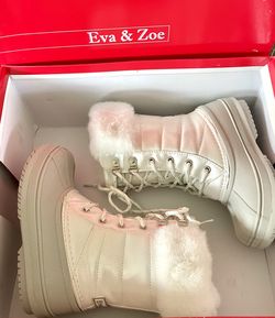 New, Eva & Zoe Child Size 13M Snow boot 
