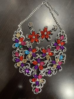 Necklace & Earrings 