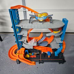 Hot Wheels City Ultimate Garage Playset with Shark Attack (Model FTB69) – Multi-Level Parking Tower & Racing Loop *Great Bridge*