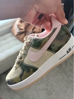 Sneakers size 13