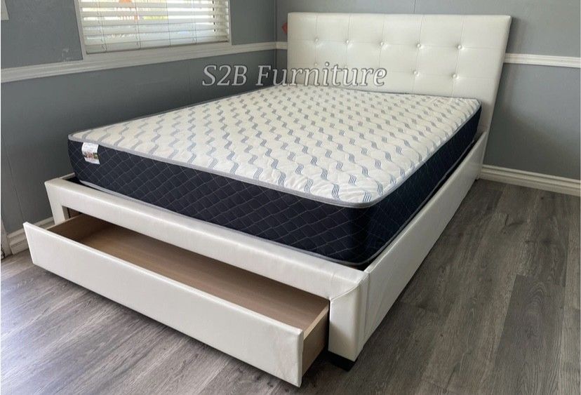 Queen Size White Button W Ortho Matres!!!!