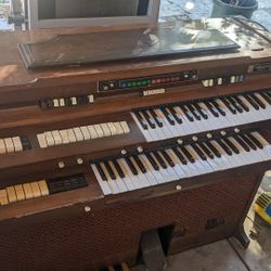 Gulbransen Paragon piano