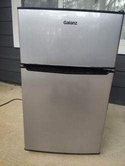 Galanz Mini Fridge