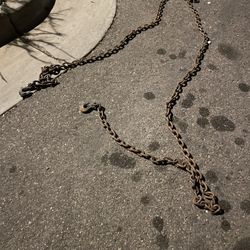 Chain  For Pulling Cars,   Is A Large And Heavy Chain, Cadena Para Jalar Carros O Cualquier Uso  Asking$15.00   Hablo Español