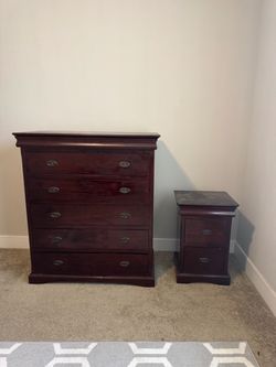 CHEST OF DRAWERS & NIGHTSTAND