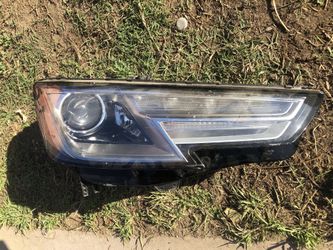 2017-2019 AUDI A4 S4 XENON HEADLIGHT RIGHT SIDE OEM