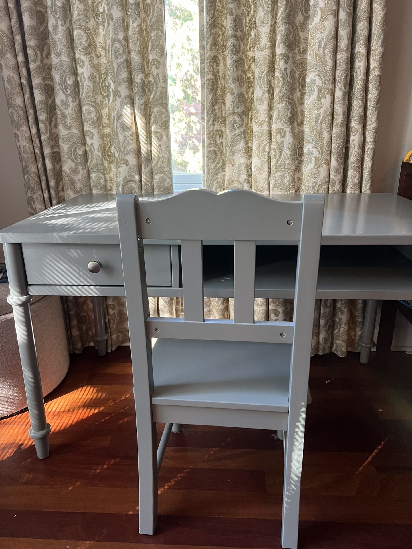 Kids Desk And Chair