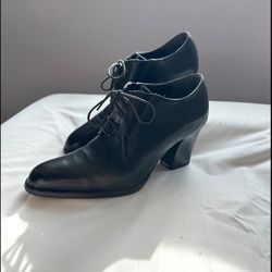 Bandolino Ernesta Vintage Oxford Lace Up Booties