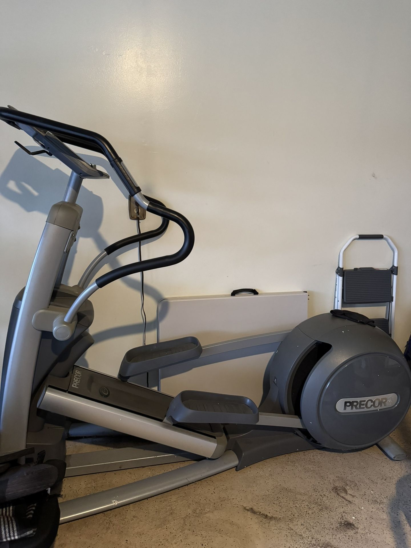 Precor elliptical EFX 546i