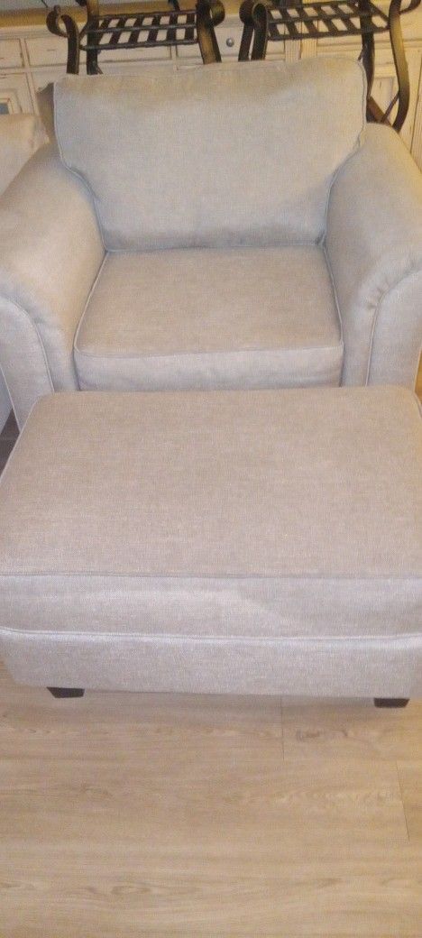 Comfy Sofa Chair And Ottoman