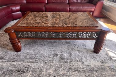 Beautiful Large Coffee Table.