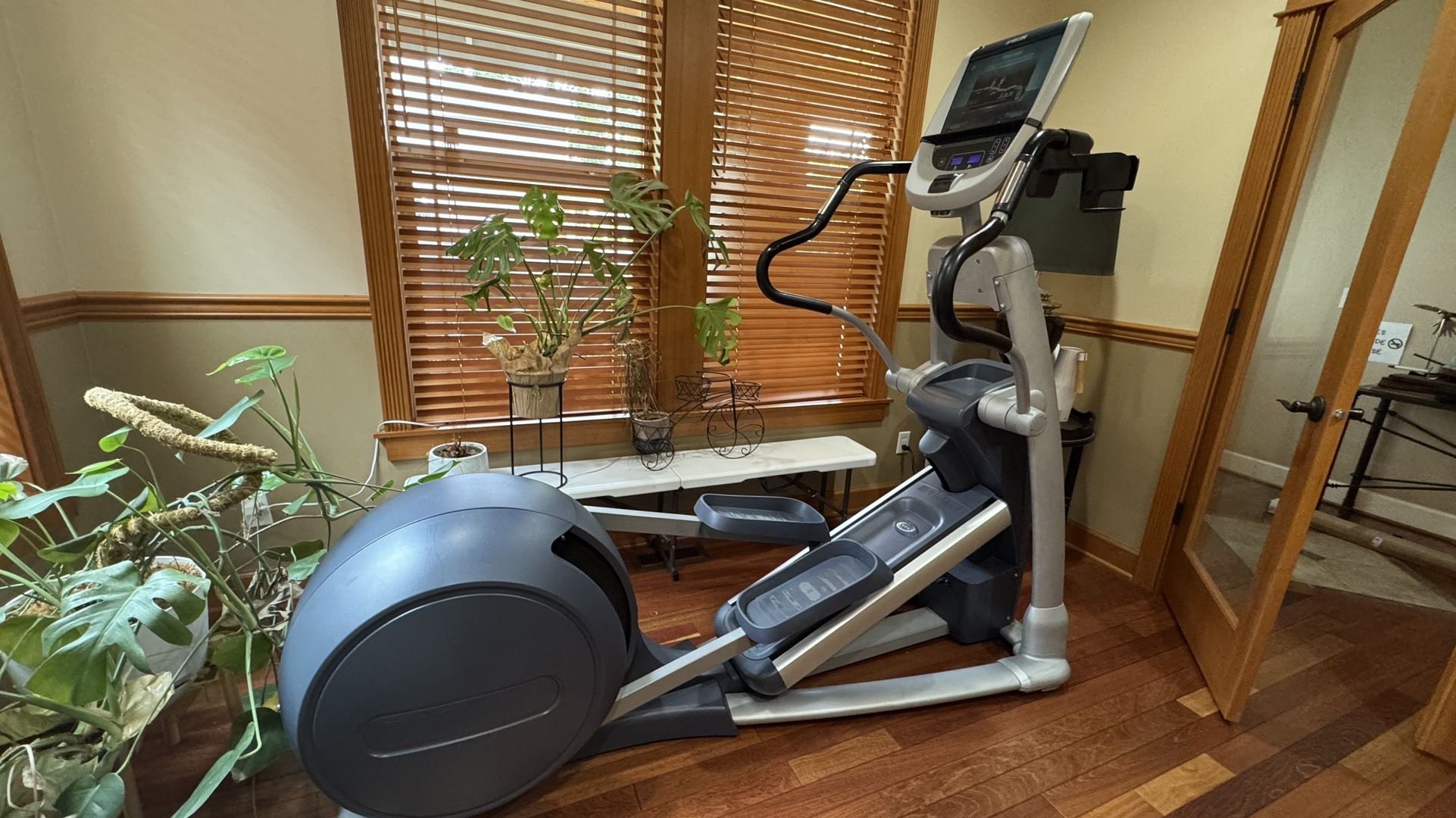 Precor EFX 883 Elliptical Cross-Trainer w/ Touchscreen Console (P80)