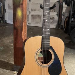 Yamaha Acoustic Guitar