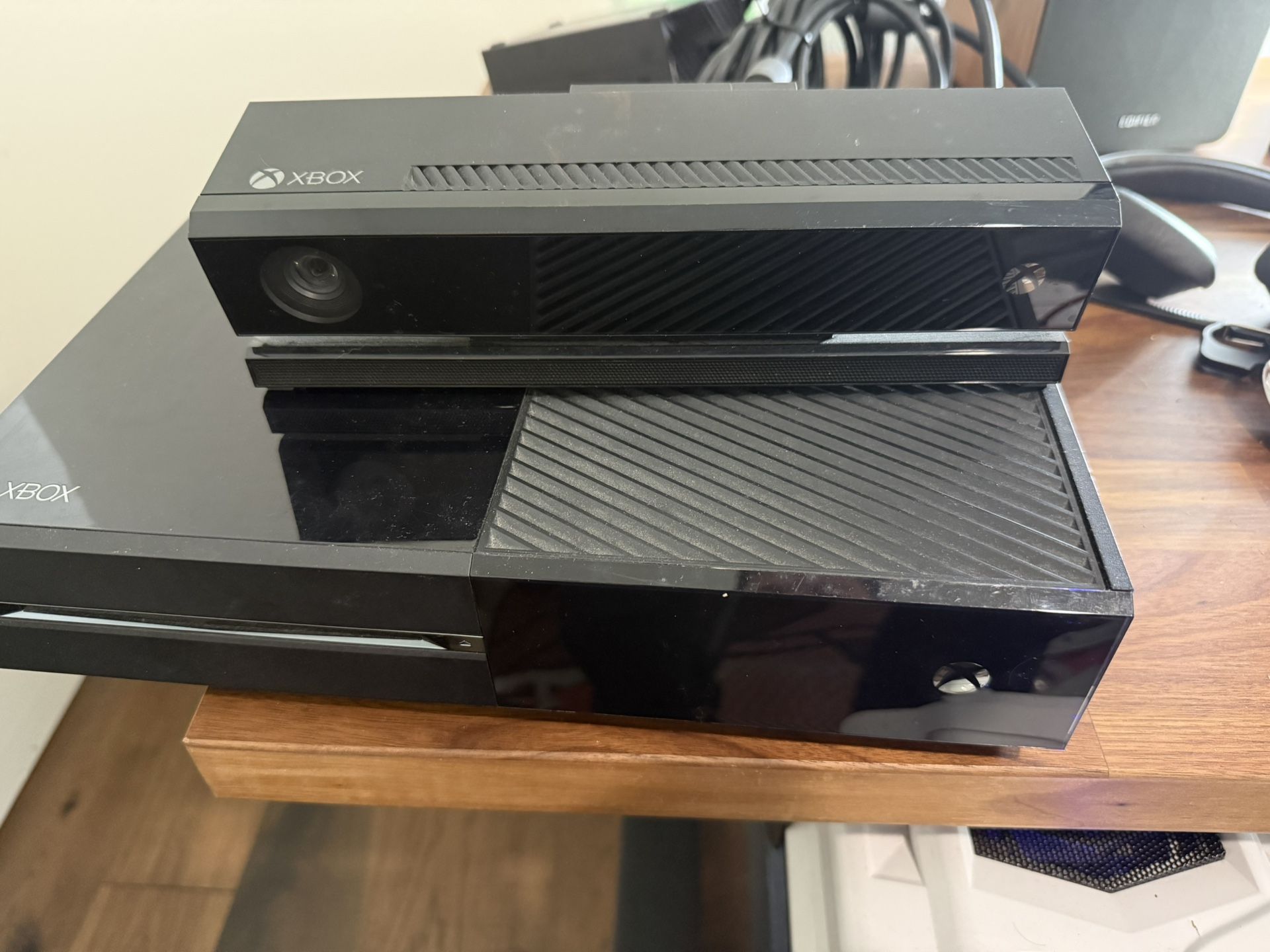 Xbox One W/Kinect