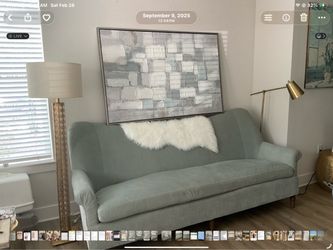 ARHAUS SOFA . ELEGANT SOFA, VERY WELL MAINTENANCE , NOT SMOKERS, PETS OR CHILDREN HOME.