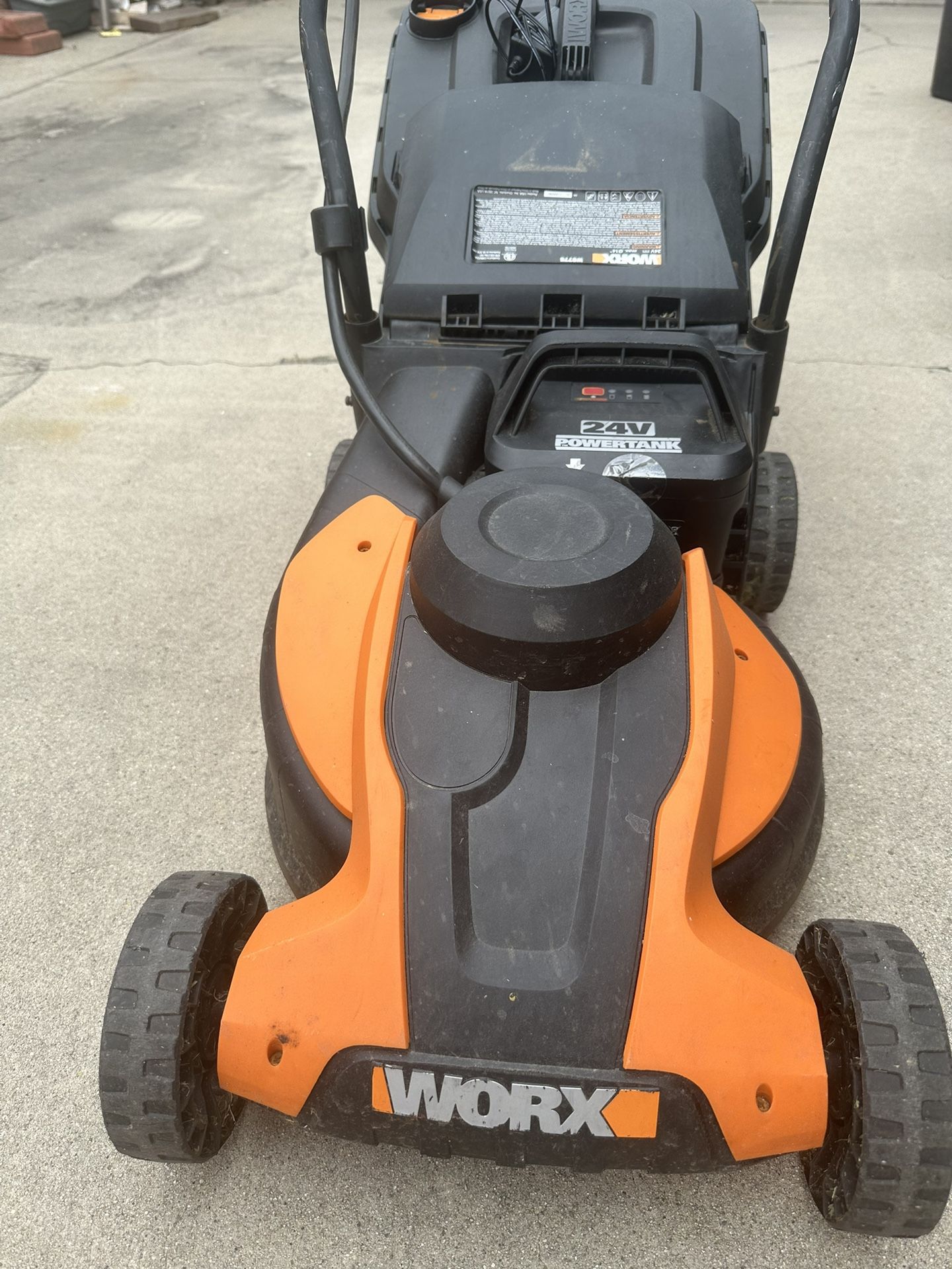 Cordless Worx Lawnmower 