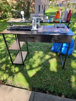 Black Desk