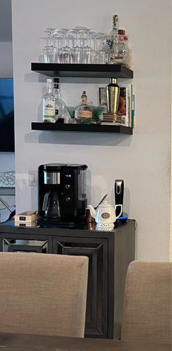 Bar and kitchen items