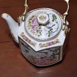 Antique Japanese Teapots 