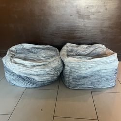 Poufs