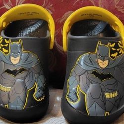 Toddler SZ 8 BATMAN  Crocs
