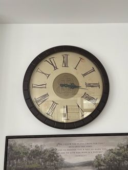 Oversized Vintage-Style Wall Clock – Excellent Statement Piece