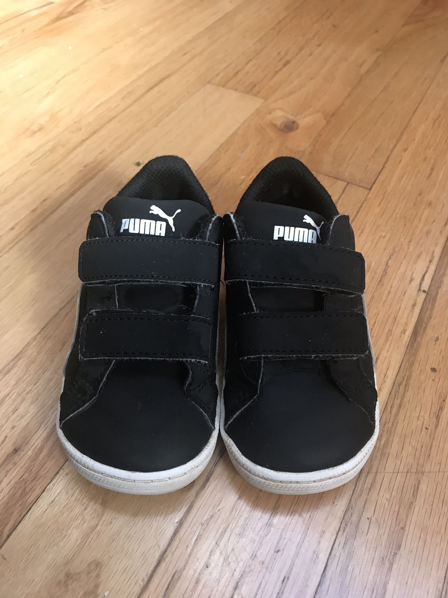 Toddler Pumas size 7