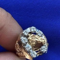 Gold Diamonds Ring 