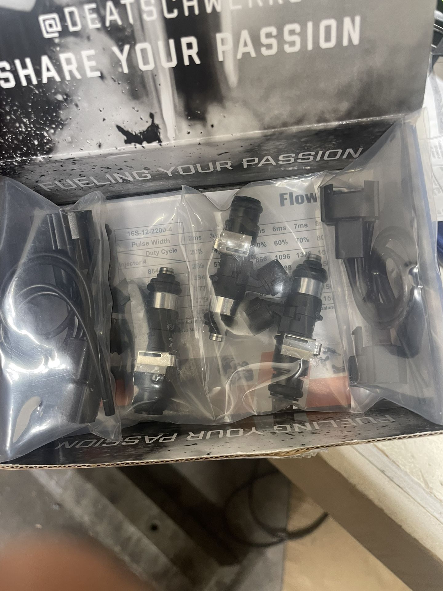 2200cc Ev14 Injectors Brand New $600 Set New!