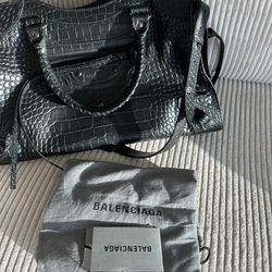 Balenciaga Neo City Medium Bag