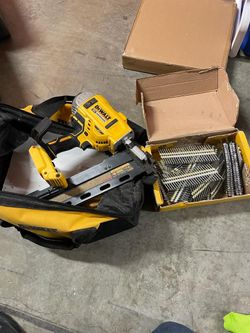DEWALT 20V MAX* Framing Nailer, 21-Degree, Plastic Collated, Tool Only (DCN21PLB)