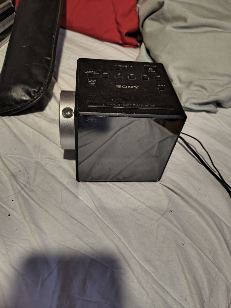 Sony ICF-C1PJ AM/FM Dual Alarm Clock Radio Nature Sound w/Time Projection
