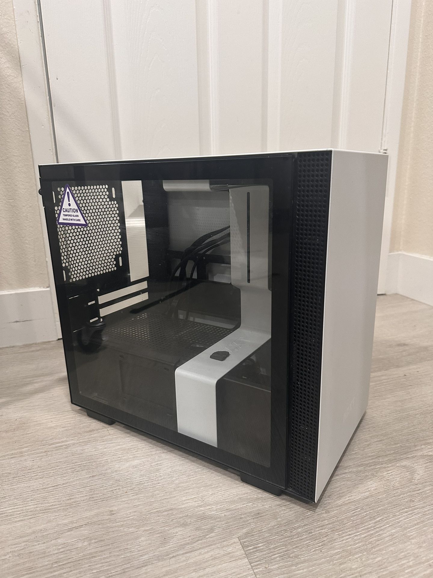 NZXT H210 Mini Atx/ ITX PC Case