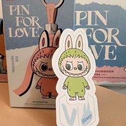 LETTER V THE MONSTERS Pin for Love Series-Vinyl Plush Pendant✅IN STOCK ✅