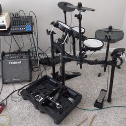 Roland V-Drums TD-1 Electric Drums Set