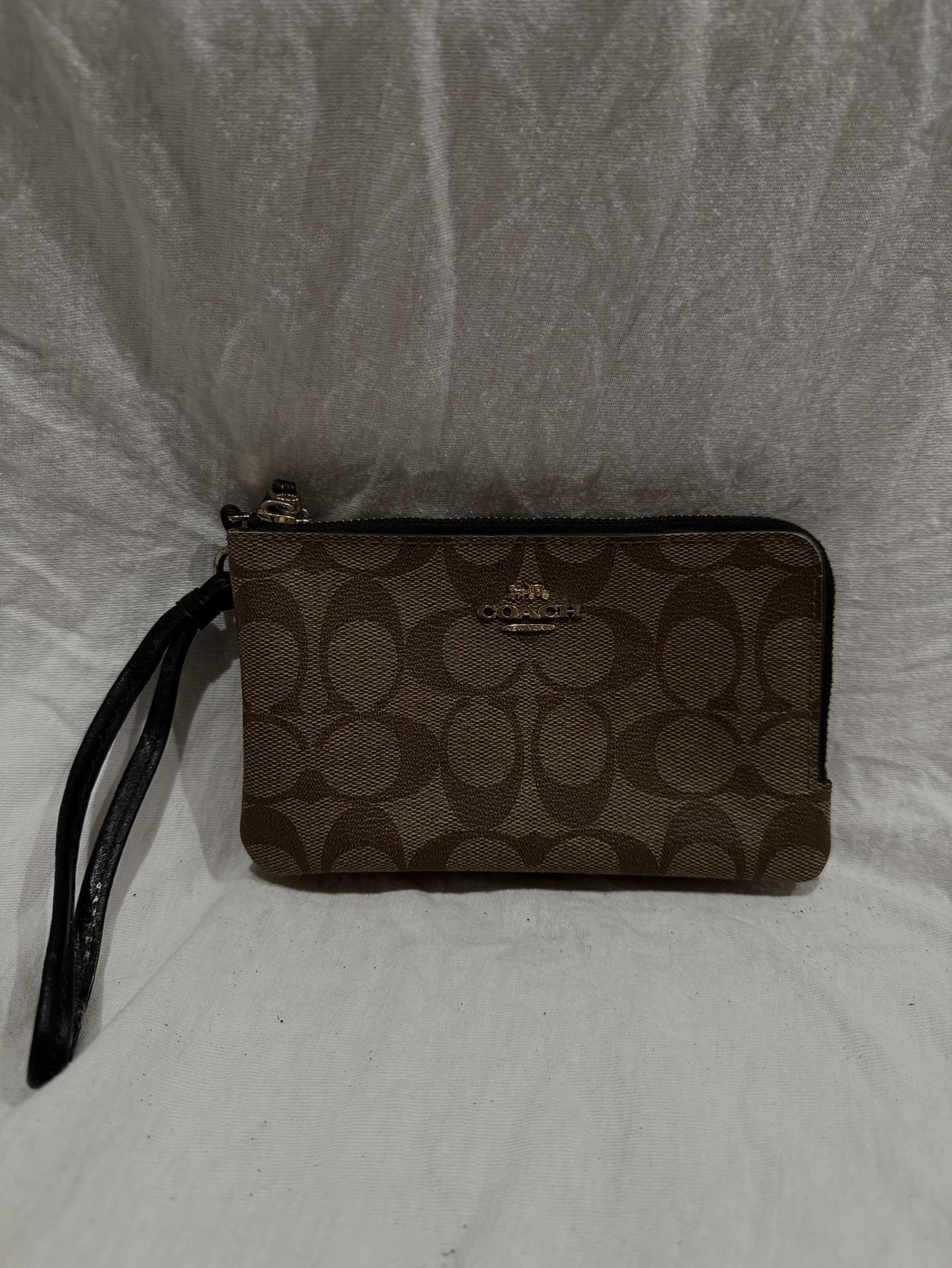 Coach Women’s hand wallet