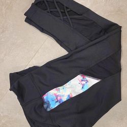 Black Everlast Mesh Athletic Capri Leggings Medium