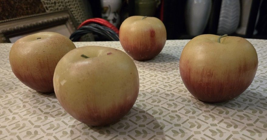 Awesome Candle Holders. 4 Apples With Wicks