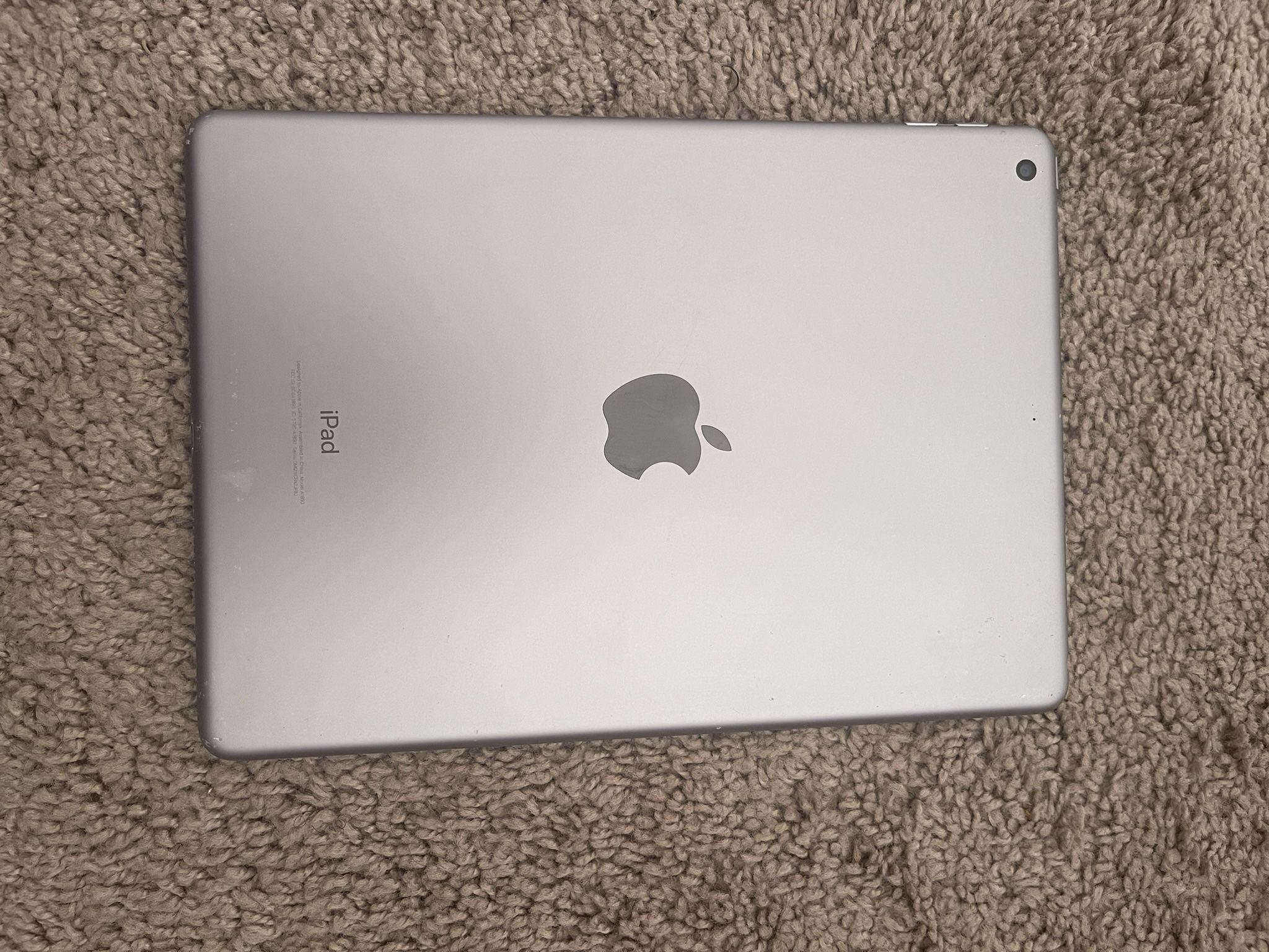iPad 6th Generation - Great Condition, 32GB