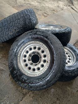 Ford f250 wheels and tires  17"