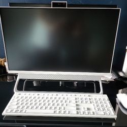 Dell Inspiron 5490 AIO 24" All-in-One 12GB RAM/480 SSD Wireless Keyboard and Mouse Windows 11 Home