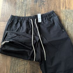 Essentials Size L Relaxed Pants