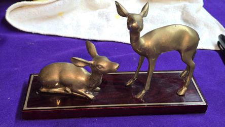 Vintage Brass Deer Set on Wood Stand: Woodland Home Decor CR4P019
