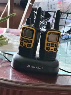 Midland pair walkie talkies